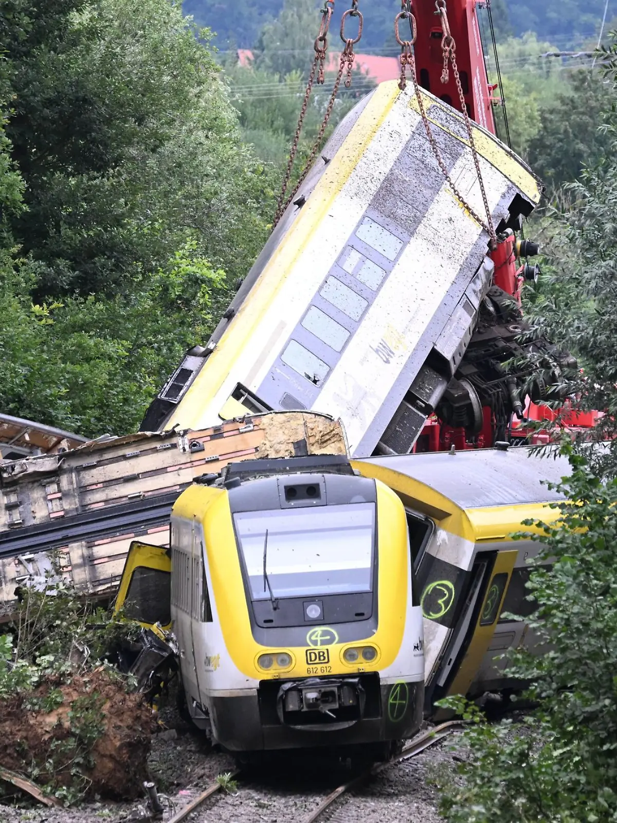 Bild zu: "Tödliches Zugunglück in Baden-Württemberg – tut die Bahn genug für die Sicherheit? "
