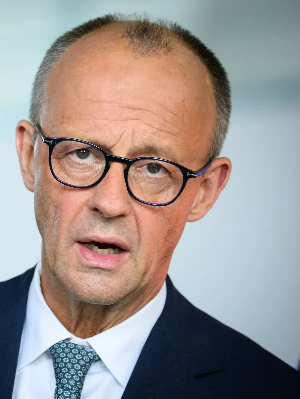 Bild zu: "Klatsche für den Kanzler! Bundesregierung so unbeliebt wie nie"