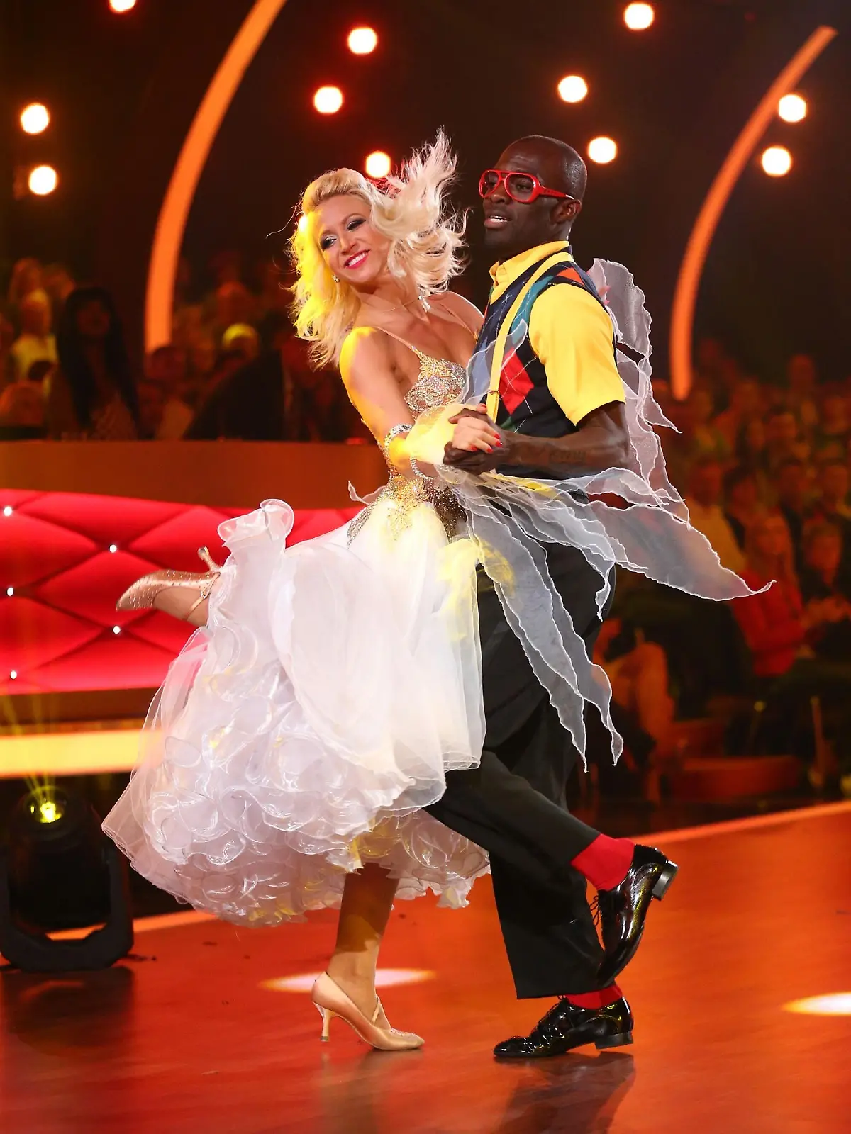Hans Sarpei und Kathrin Menzinger    Verwendung der Bilder für Online-Medien ausschließlich mit folgender Verlinkung: 'Alle Infos zu 'Let's Dance' im Special bei RTL.de: http://www.rtl.de/cms/sendungen/show/lets-dance.html