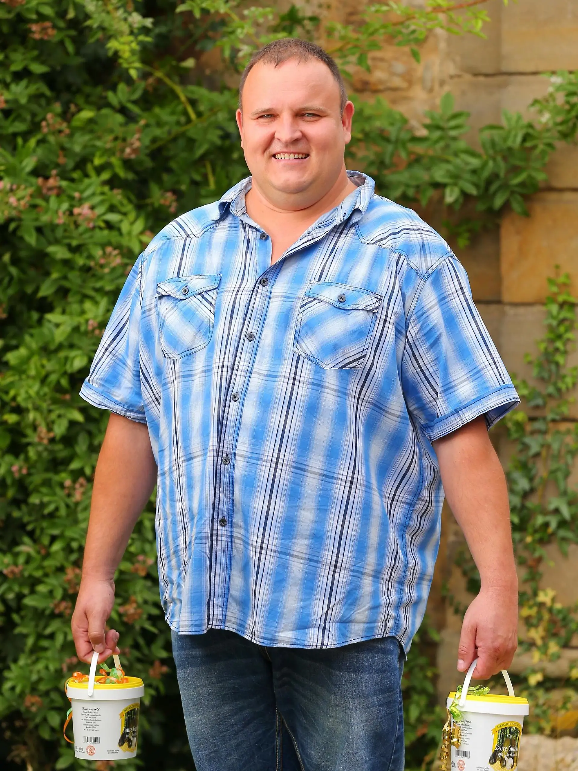 Swen, der fröhliche Brandenburger, hat sich für das Scheunenfest besonders schick gemacht.