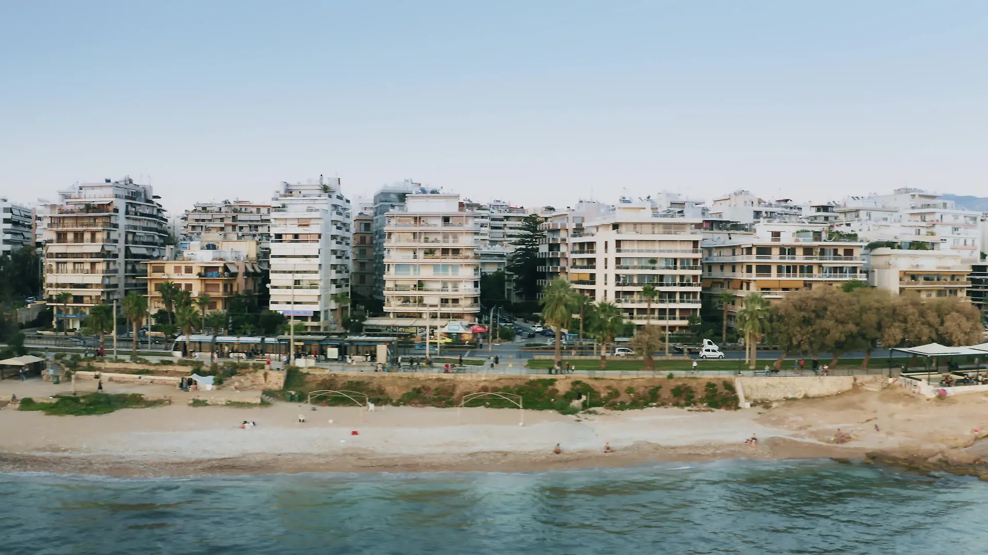 Blick auf den Strand von Palaio Faliro in der Nähe von Athen (Griechenland): Dort wurde die Leiche des Mädchens gefunden.