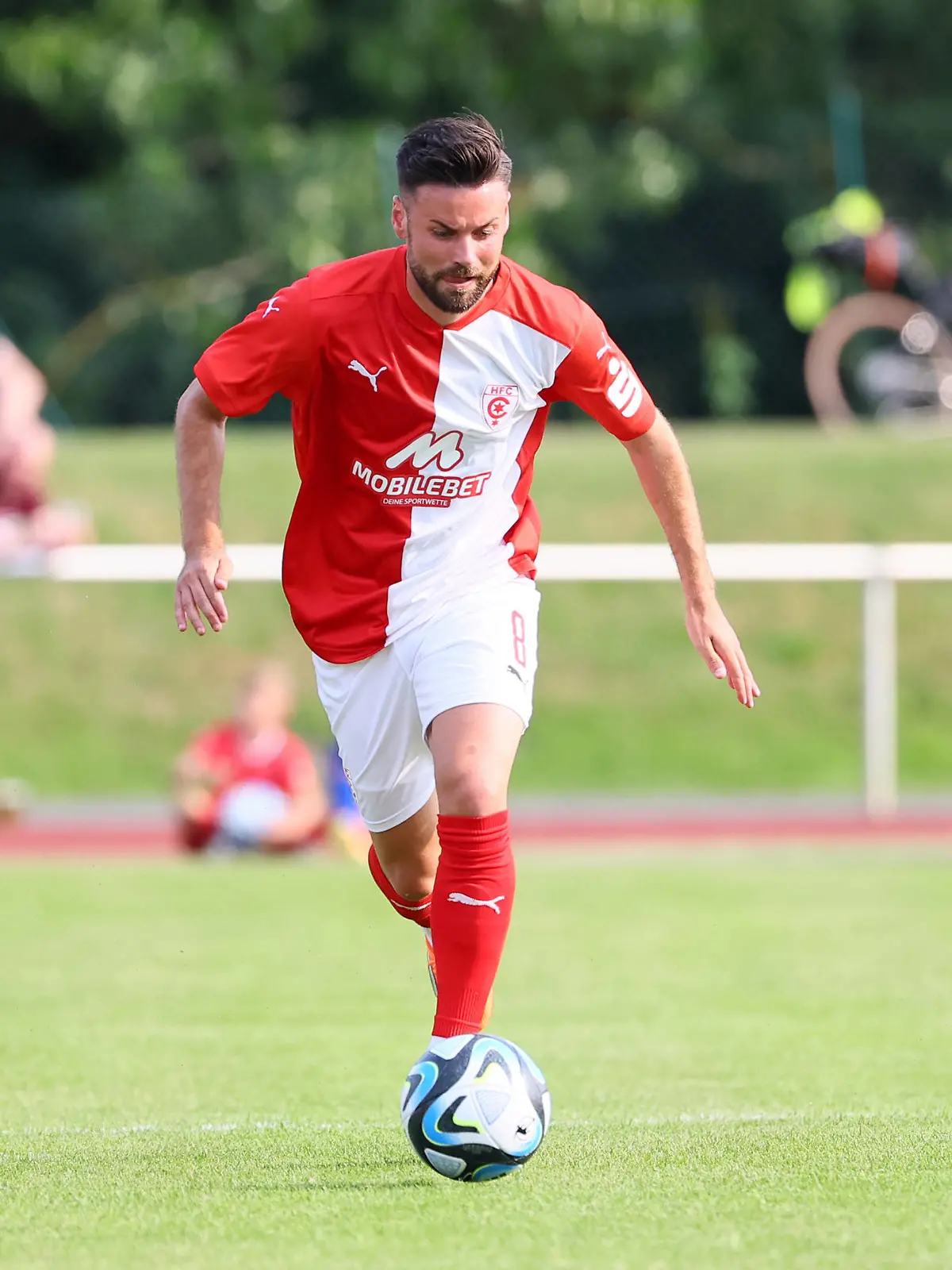 Sangerhausen, 04.07.2023, Friesenstadion, Fussball, Testspiel , VfB Sangerhausen vs. Hallescher FC 1:5 0:4 , Im Bild Niklas Kreuzer 8, Halle , Nur zur redaktionellen Nutzung. Only editorial use. , *** Sangerhausen, 04 07 2023, Friesenstadion, football, test match , VfB Sangerhausen vs Hallescher FC 1 5 0 4 , In picture Niklas Kreuzer 8, Halle , Only editorial use Only editorial use , Picture Point