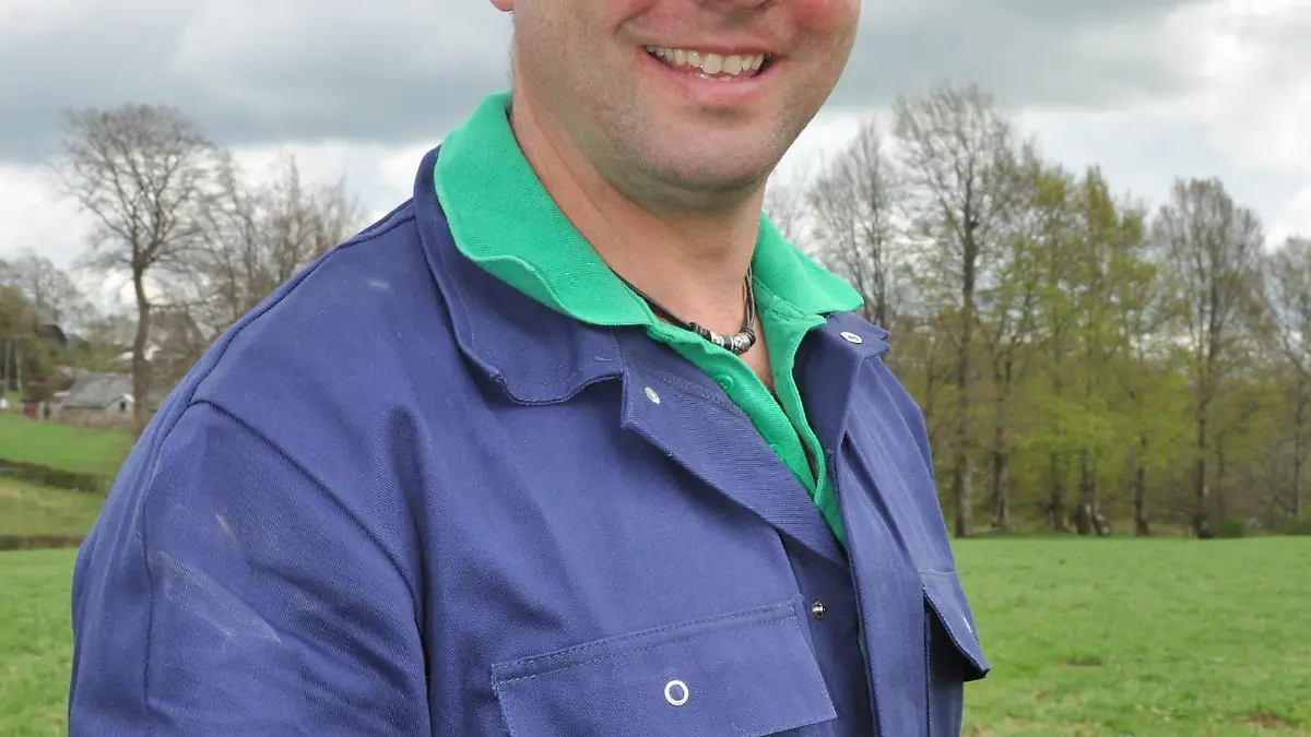 Der sportliche Belgier Bernd (37) besitzt in der beschaulichen Eifel einen 50 Hektar Grünlandbetrieb mit rund 180 Kühen und Jungtieren. "Meine Traumfrau sollte sportlich, selbstständig und am besten zwischen 25 und 35 Jahren alt sein. Ich möchte endlich die Frau für_s Leben finden."