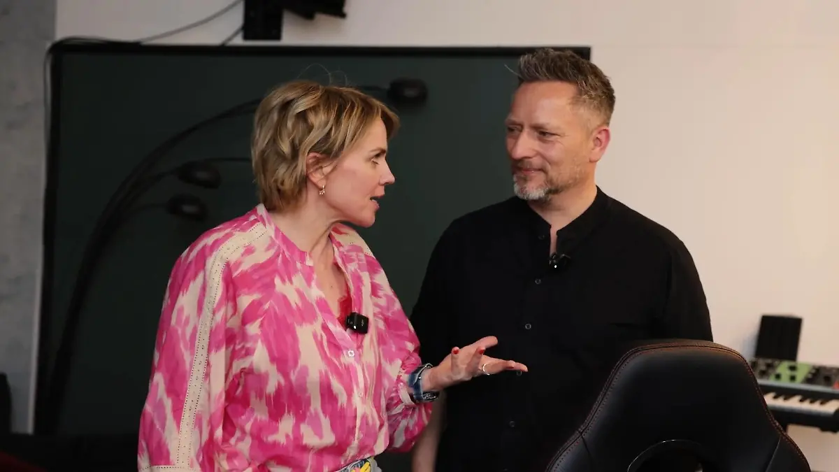 So ist es für Gisa Zach und Lars Pape im Tonstudio Von GZSZ-Stars zu Schlager-Stars