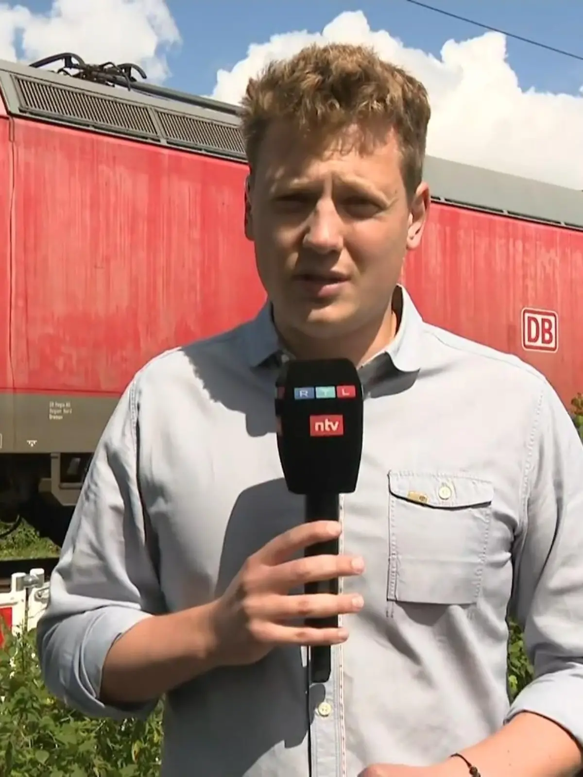 Bild zu: "RTL-Reporter berichtet vom Unglücksort in Bad Zwischenahn"