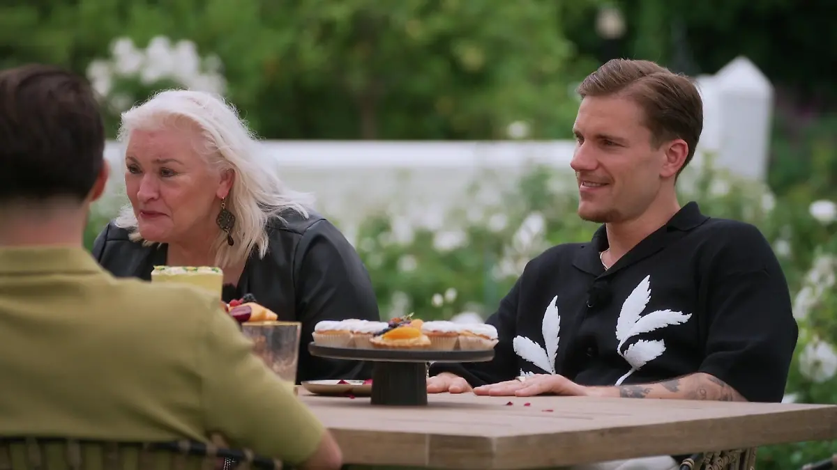 Bachelor Felix Stein bekommt Support von seiner Mama Brigitte. 