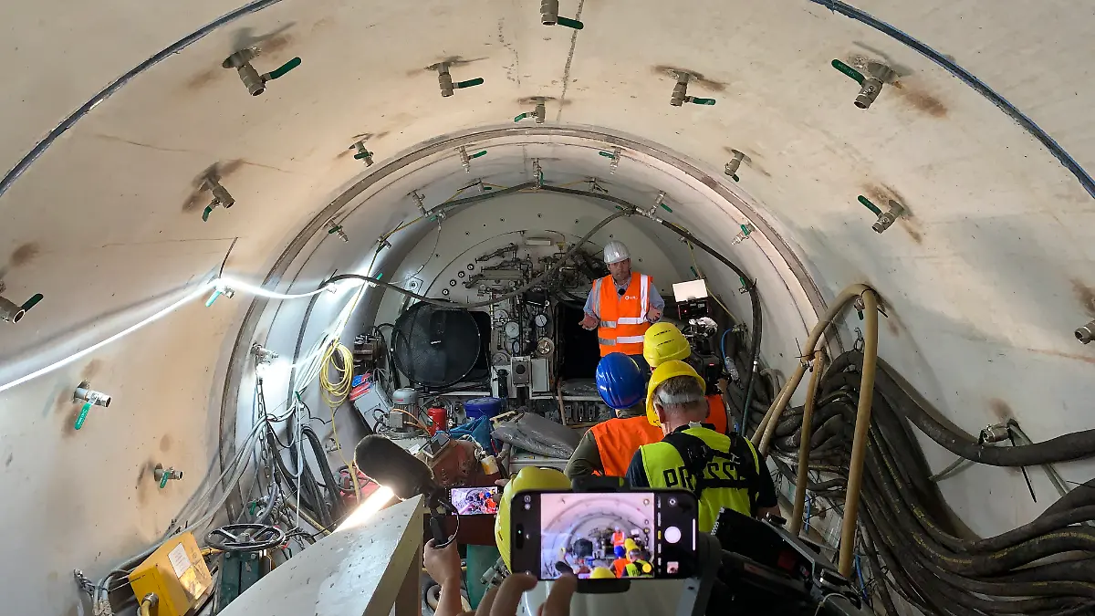 Bei etwa 740 Metern arbeitet sich der Bohrer weiter durch den Tunnel