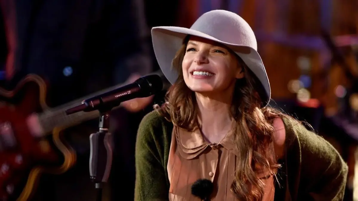 Yvonne Catterfeld auf der Bühne bei "Sing meinen Song"