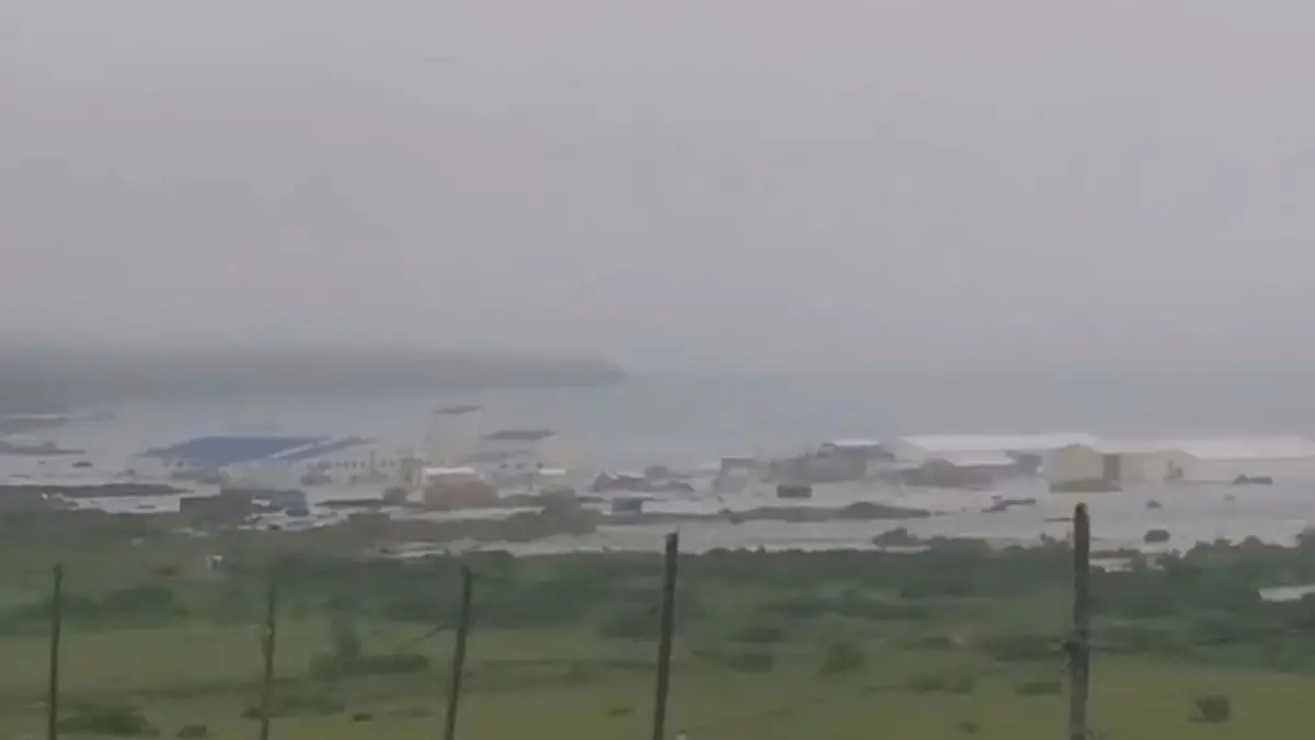 Die Tsunami-Wellen trafen die Küste im fernen Osten Russlands.