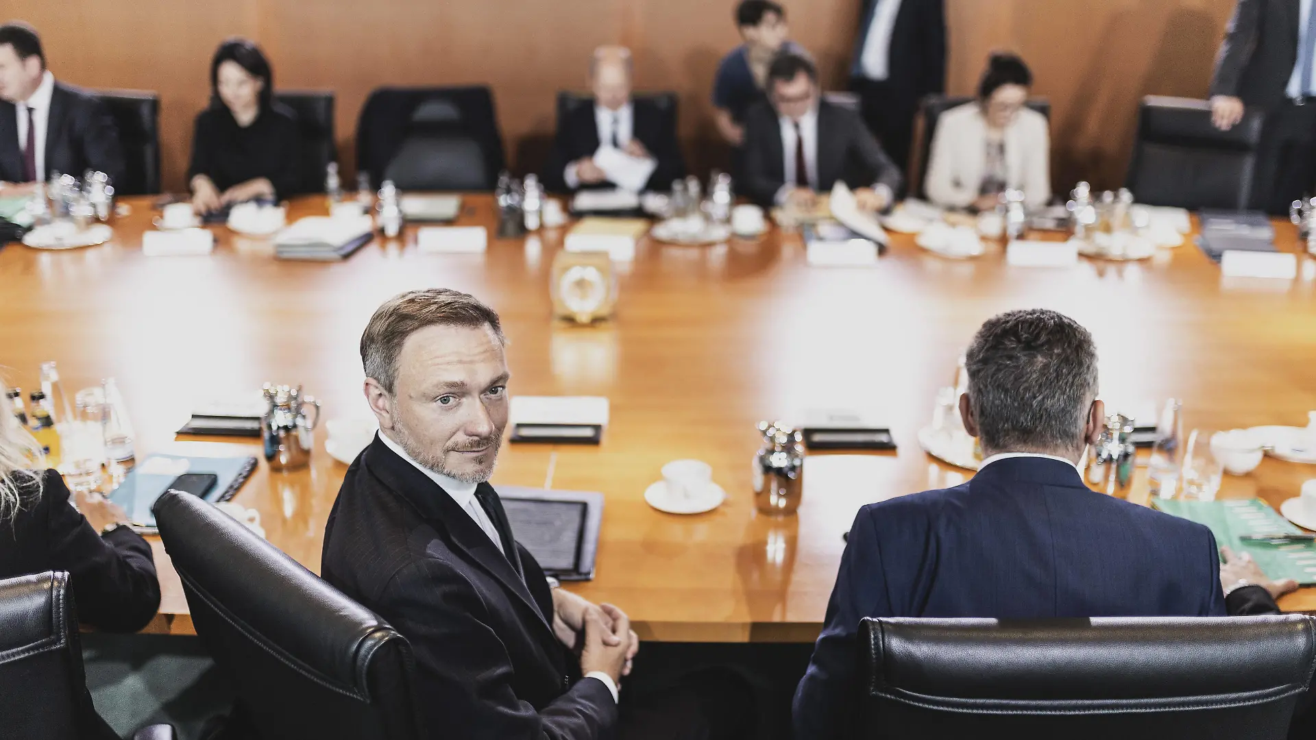 Christian Lindner FDP, Bundesminister der Finanzen, aufgenommen im Rahmen der woechentlichen Sitzung des Kabinetts im Bundeskanzleramt in Berlin, 05.07.2023. Das Kabinett will bei dieser Sitzung den Entwurf fuer den Bundeshaushalt 2024 beschliessen. Berlin Deutschland *** Christian Lindner FDP , Federal Minister of Finance, recorded during the weekly meeting of the cabinet in the Chancellors Office in Berlin, 05 07 2023 The cabinet intends to adopt the draft federal budget for 2024 at this meeting Berlin Germany Copyright: xFlorianxGaertnerx