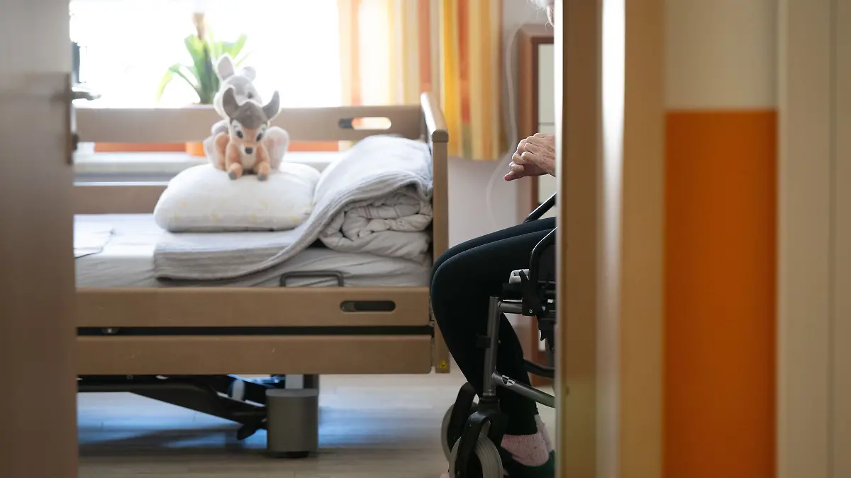 Die Heimaufsicht des Landesverwaltungsamts Sachsen-Anhalt hat im vergangenen Jahr 507 Prüfungen in Pflegeeinrichtungen und gemeinschaftlichen Wohnformen durchgeführt. (Symbolbild)