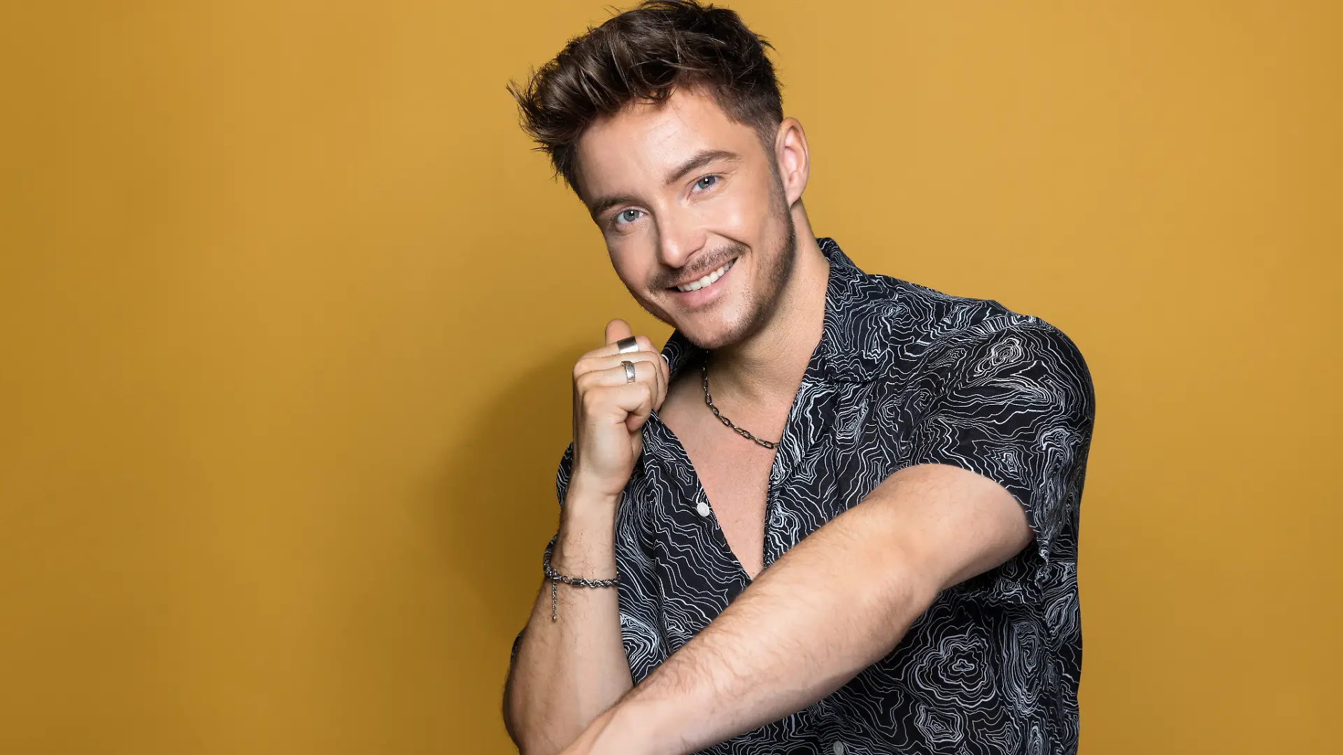 Tim Peters wurde als Schlagersänger und Songwriter der Stars bekannt. 
