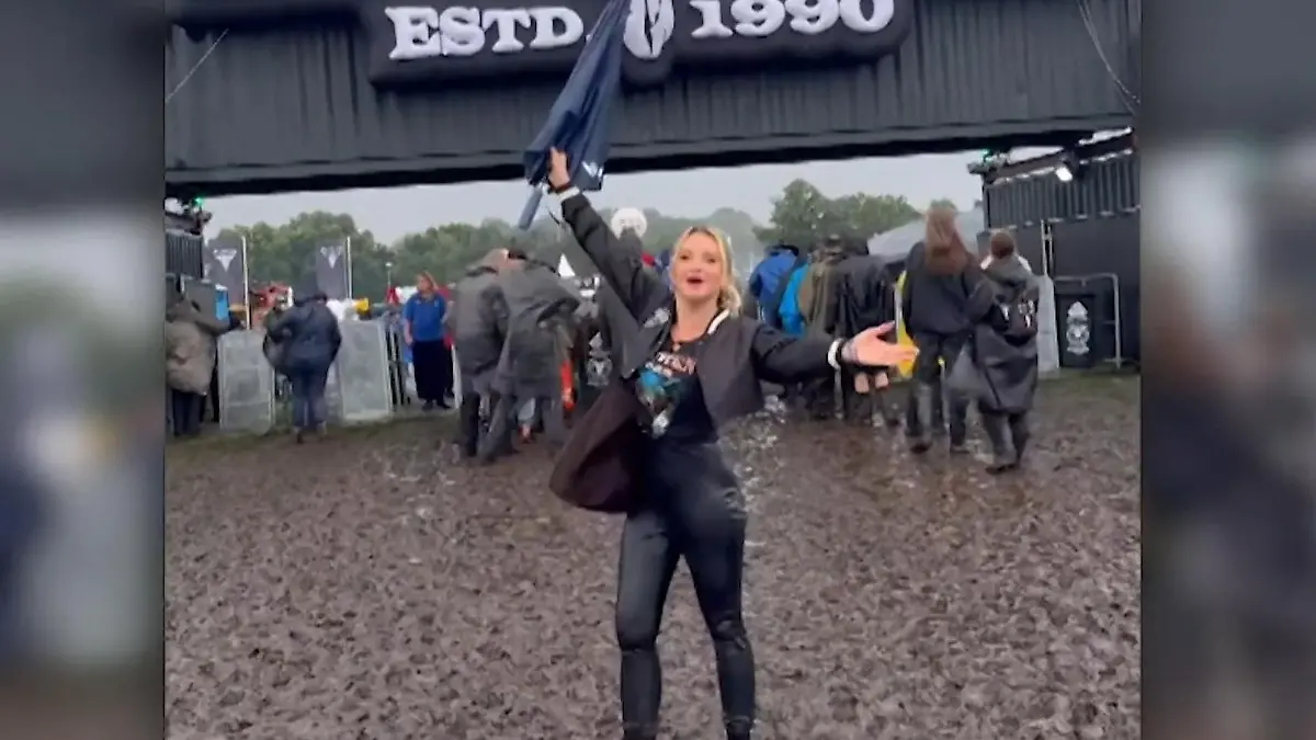 Evelyn Burdecki erlebt wilde Schlammparty! Stimmung bleibt trotzdem heavy Erstes Mal Wacken fällt ins Wasser