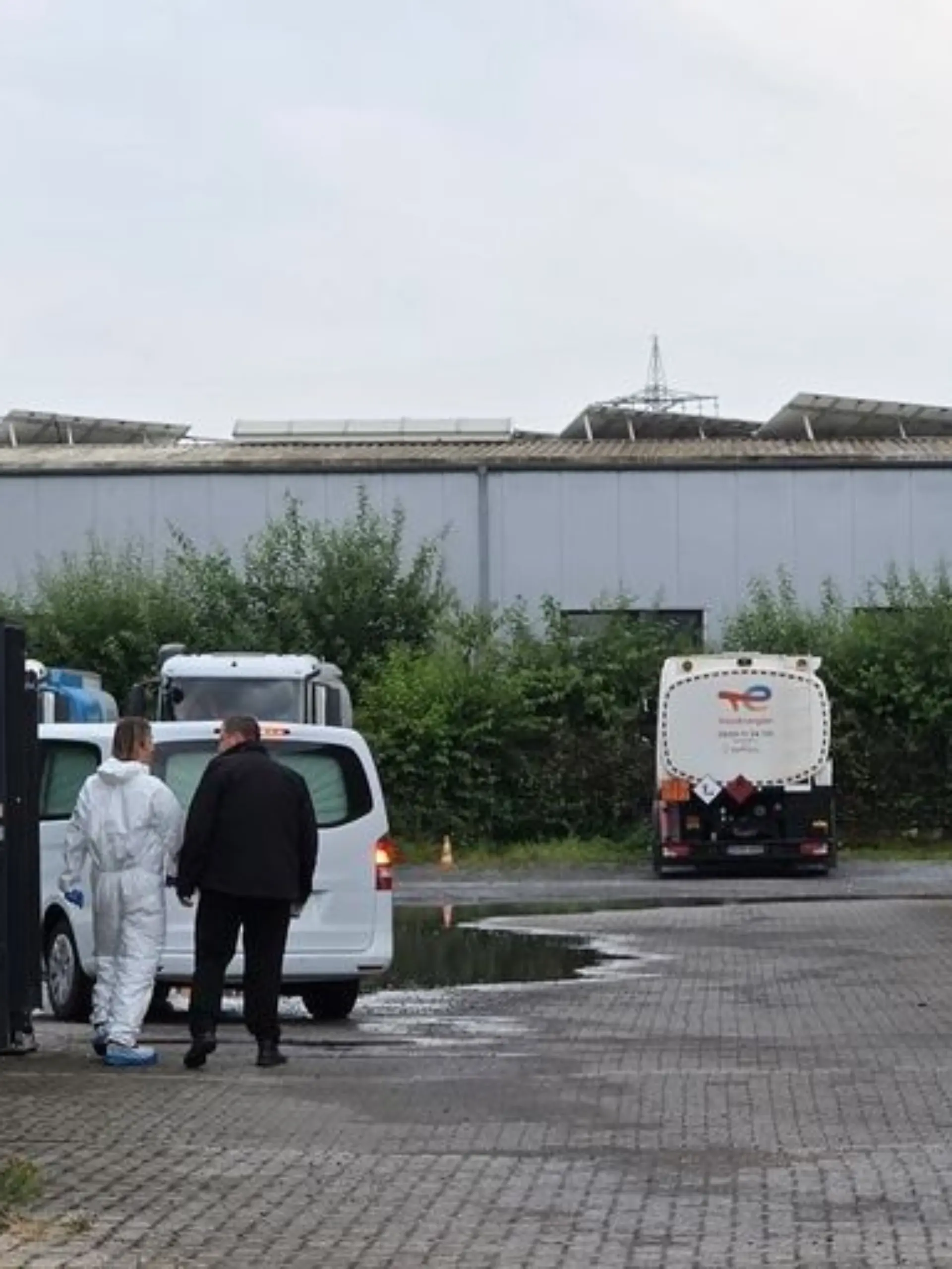 Ein Mitarbeiter der Abschleppfirma hatte die Leiche im Kofferraum gefunden.