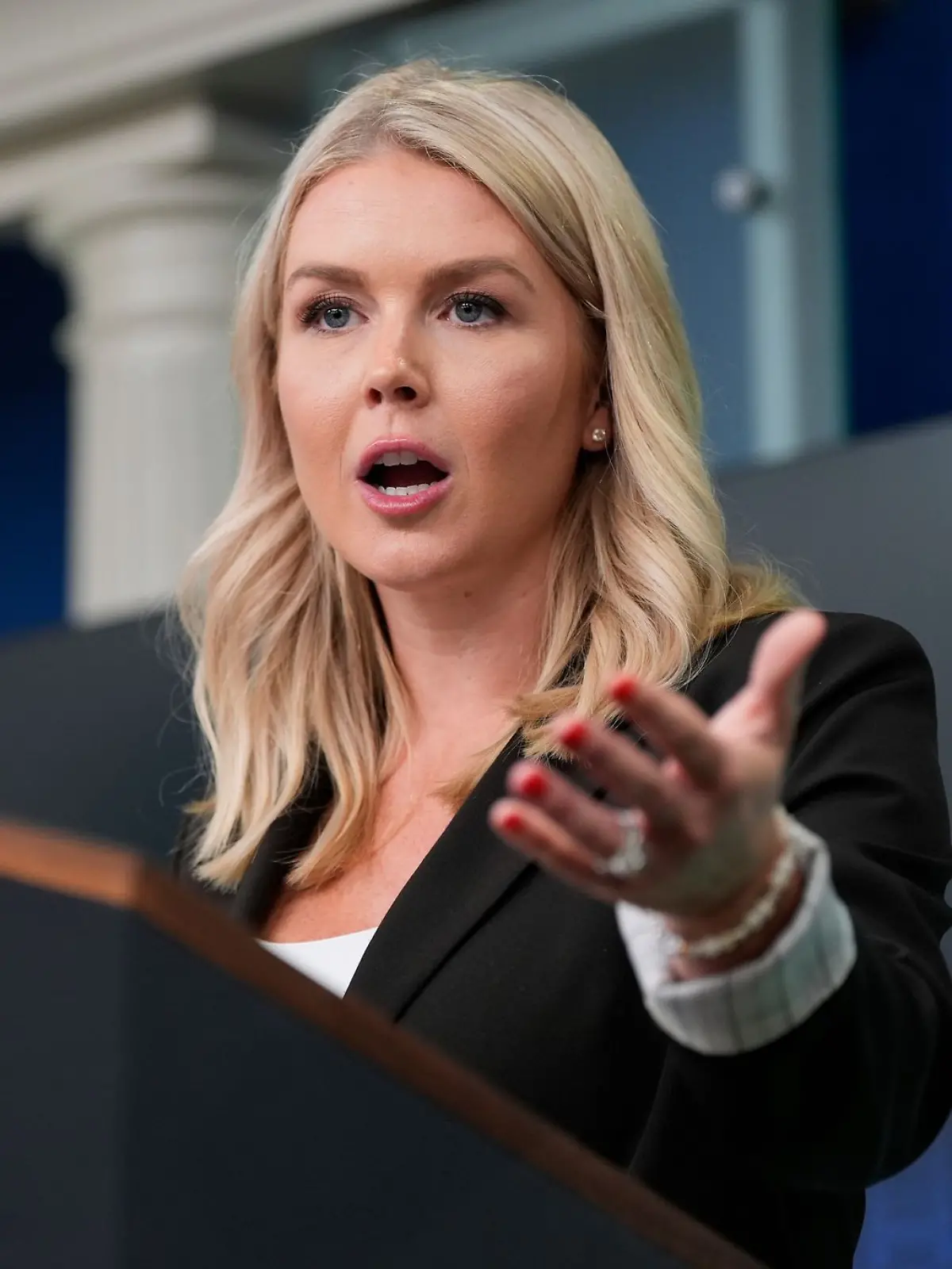 Bild zu: "Trump-Sprecherin beleidigt Journalisten, statt ihm zu antworten"