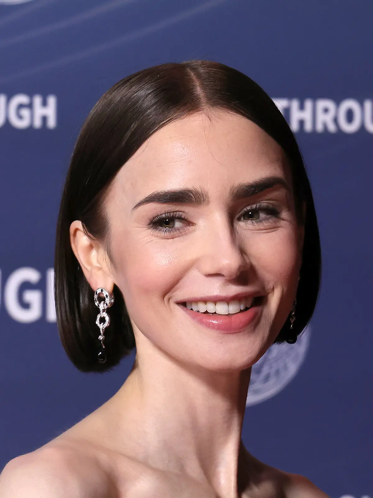 11. Breakthrough Prize-Verleihung im Barker Hangar Mit: Lily Collins Wo: Los Angeles, Kalifornien, Vereinigte Staaten Wann: 06. April 2025 Bildnachweis: Faye’s Vision/Cover Images
