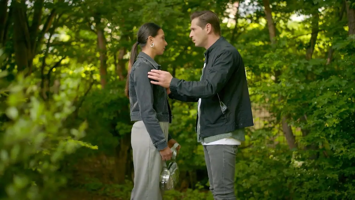 Charlie erfährt, dass sie schwanger ist - und erzählt es Deniz AWZ-Spoiler