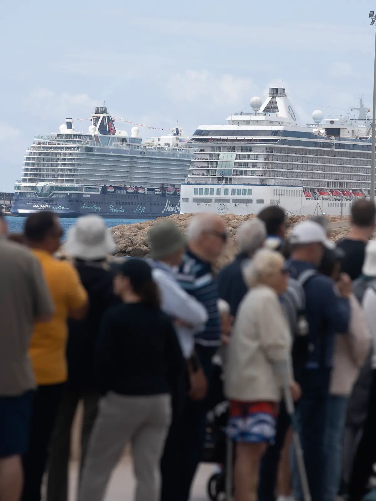 Bild zu: "Kreuzfahrtschiff-Invasion! Palma de Mallorca erwartet wahren Touri-Tornado"