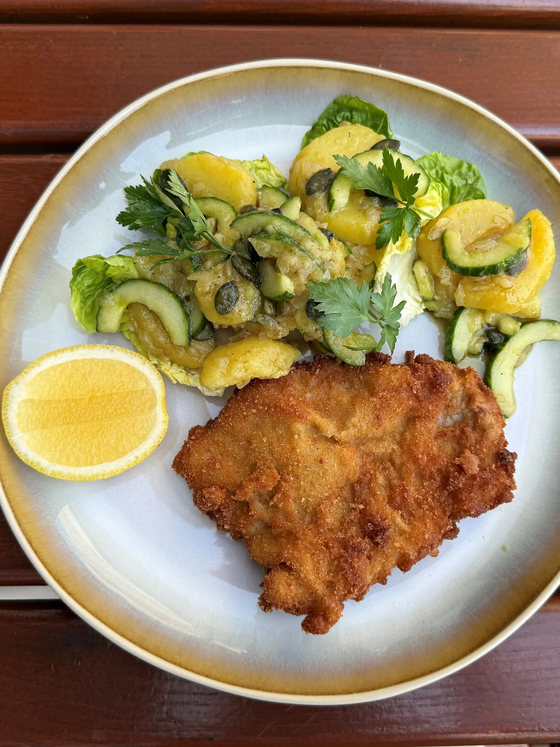 Wiener Schnitzel mit Kartoffel-Gurken-Salat von Johann Lafer