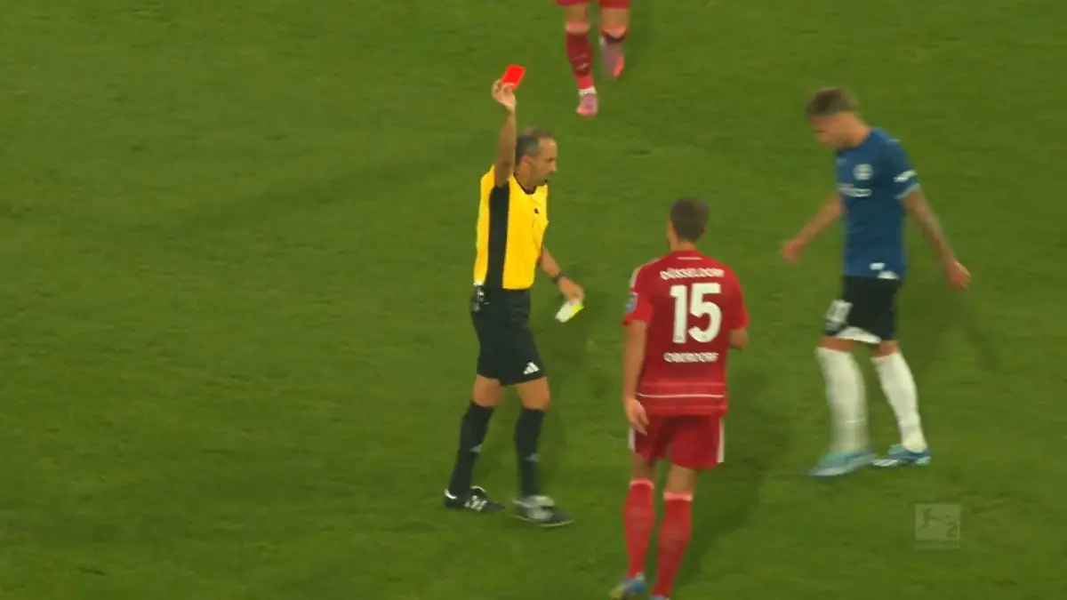 Gelb-Rote Karte für Tim Oberdorf Spannung im Topspiel der 2. Liga