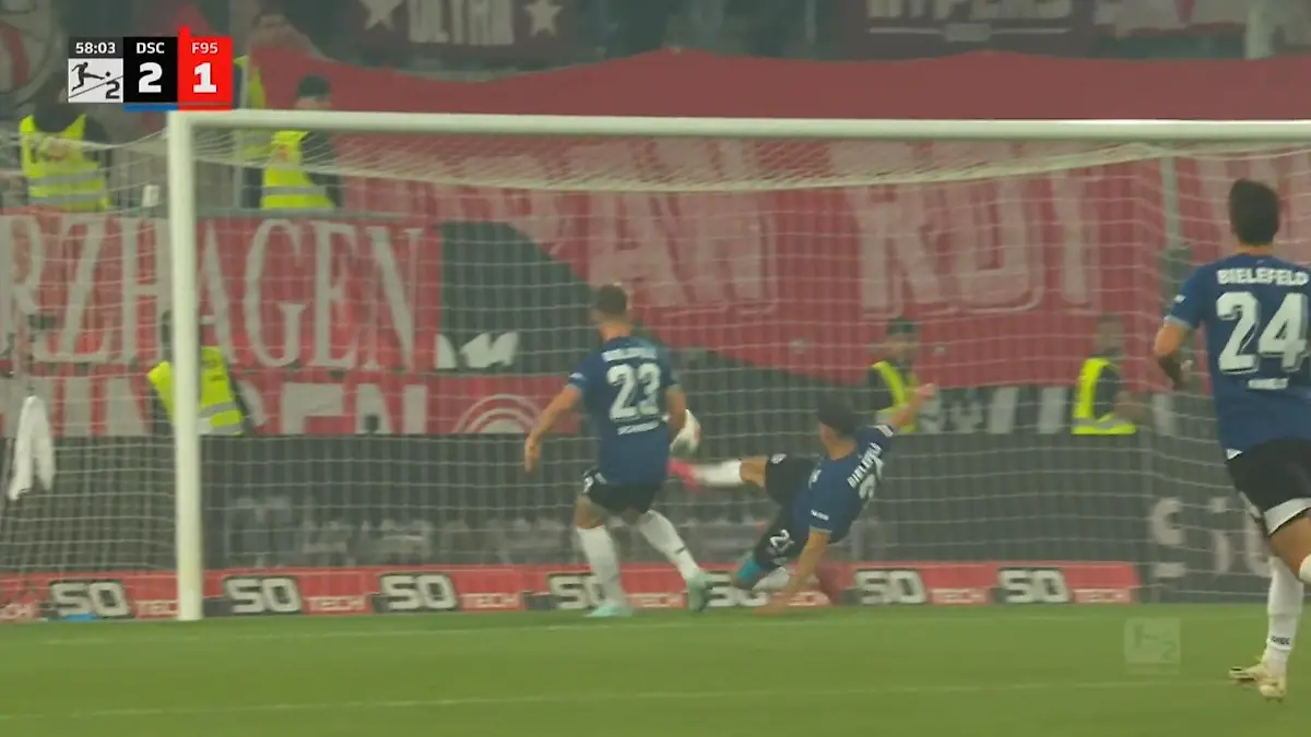 Bielefeld-Verteidiger rettet gegen Düsseldorf in letzter Sekunde 2. Bundesliga - Highlights