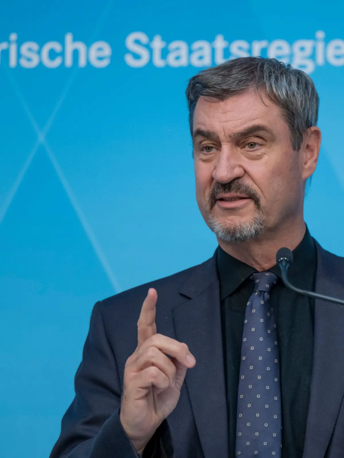 Bild zu: "Söder will Bürgergeld für alle Ukrainer in Deutschland abschaffen"