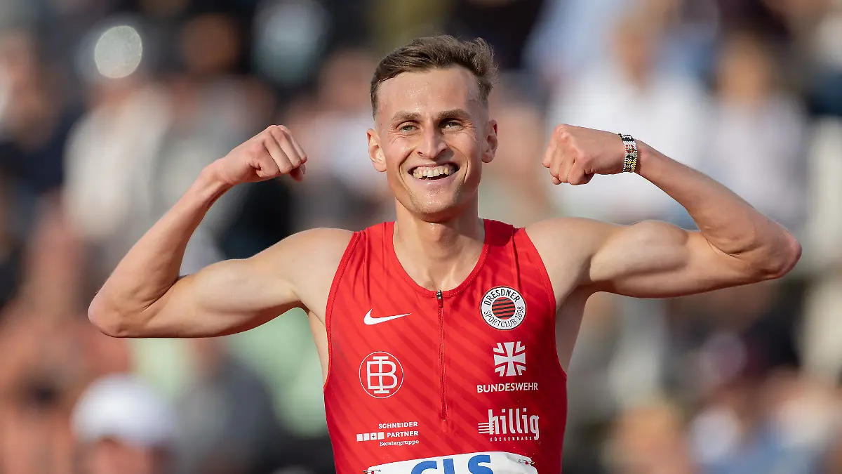 Karl Bebendorf gewinnt den Deutschen Meister-Titel über 3000 Meter Hindernis.