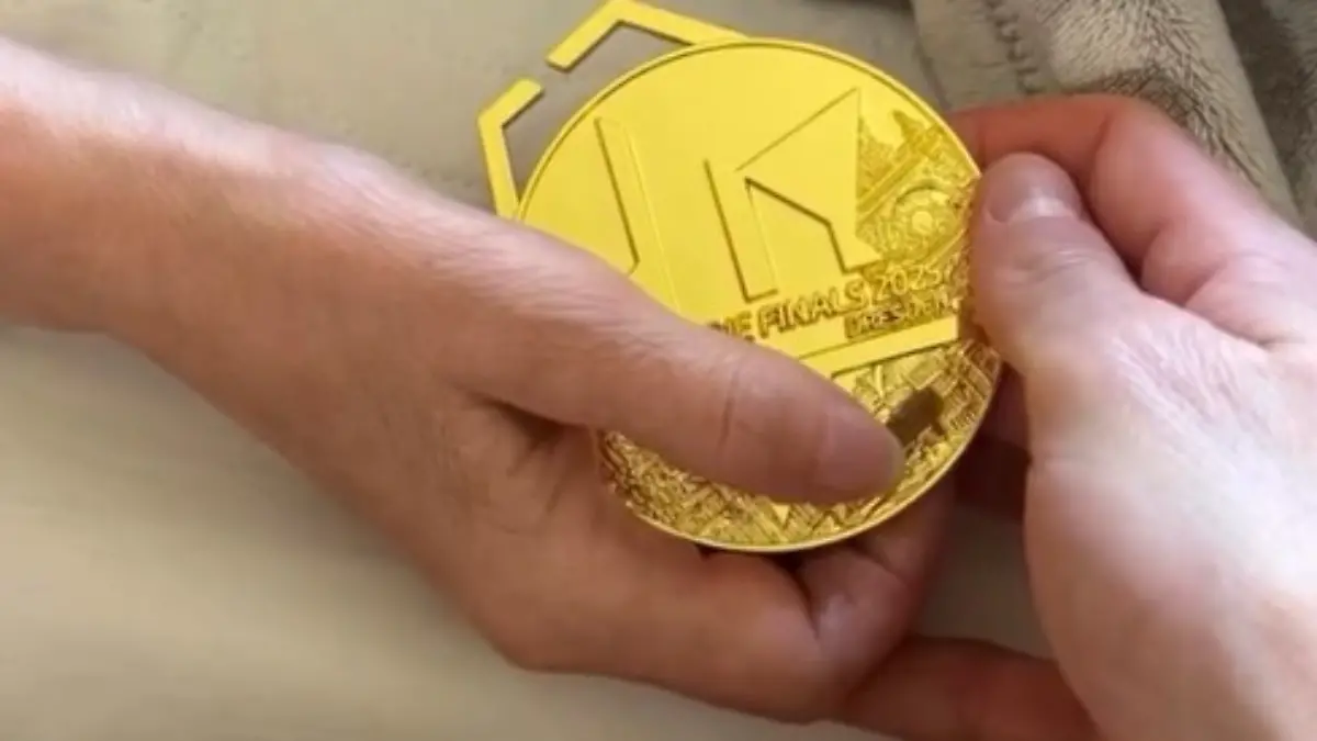 Leichtathlet Karl Bebendorf widmet seine Goldmedaille seiner todkranken Mutter.