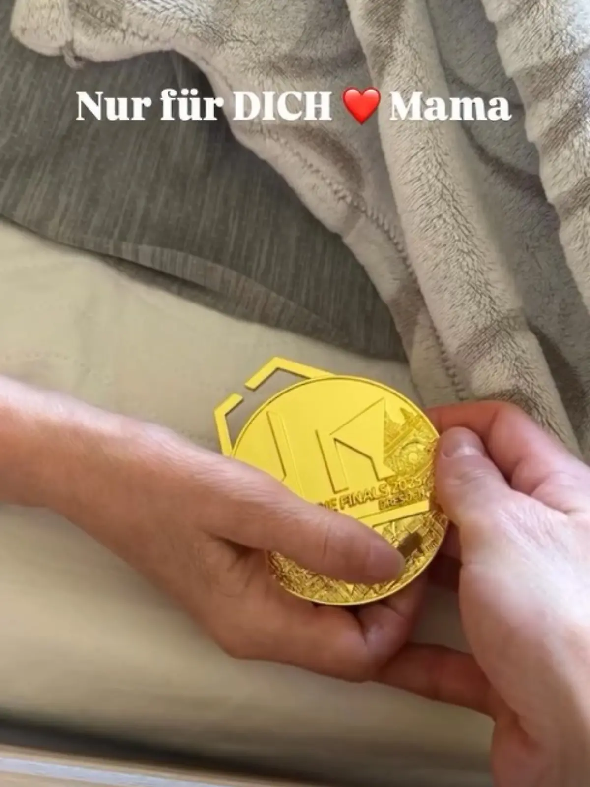 Leichtathlet Karl Bebendorf widmet seine Goldmedaille seiner todkranken Mutter.