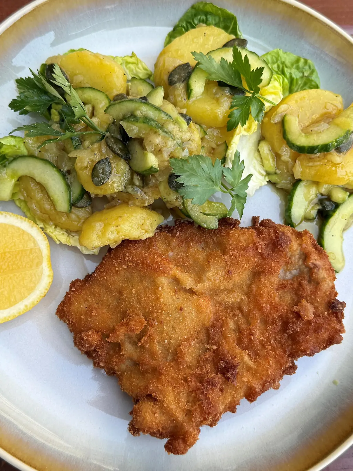 Bild zu: "Johann Lafers Rezept für Wiener Schnitzel"