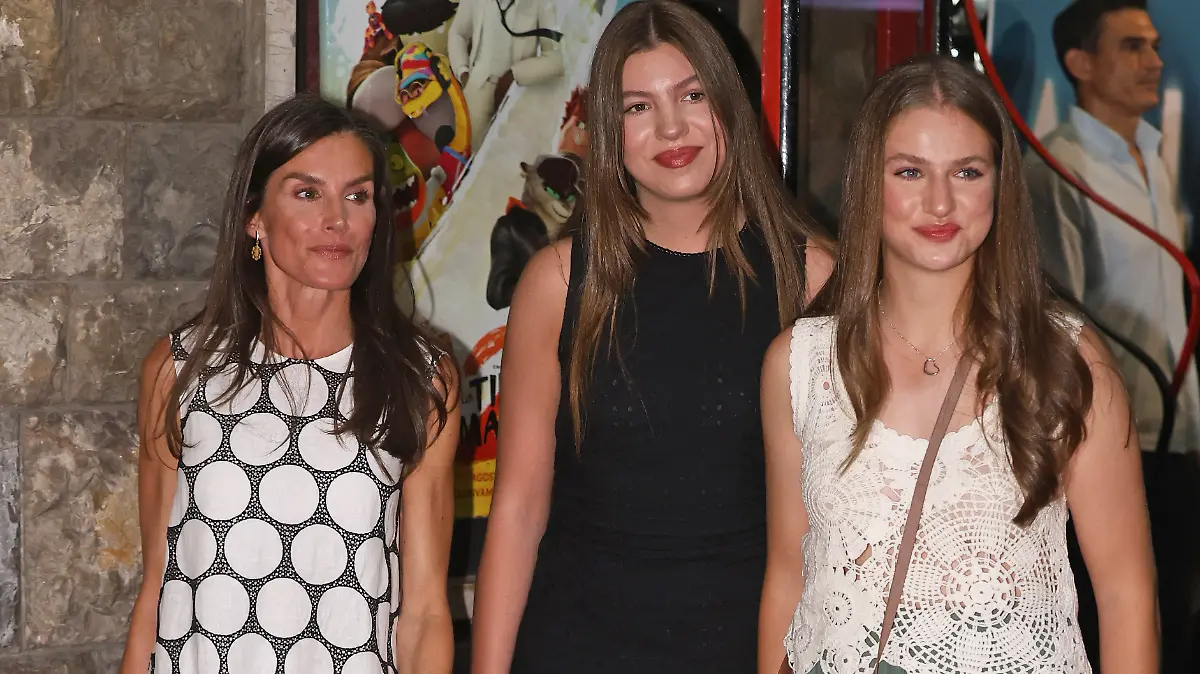 Königin Letizia mit ihren Töchtern Prinzessin Sofia und Prinzessin Leonor