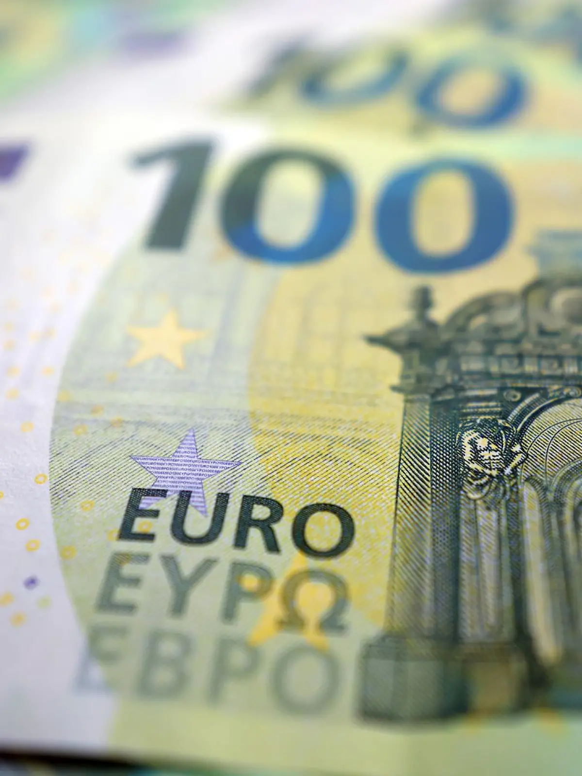 Bild zu: "Euro-Knall und Solar-Dämpfer! Das ändert sich im Februar"