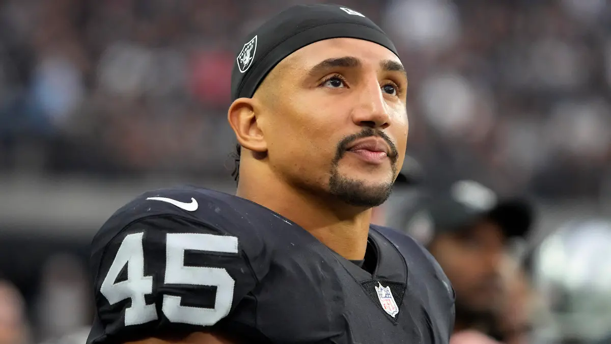 ARCHIV - 24.10.2022, USA, Las Vegas: American Football, Profiliga NFL: Jakob Johnson, Fullback der Las Vegas Raiders, verlässt das Spielfeld nach einem Spiel seiner Mannschaft gegen die Houston Texans. Der Stuttgarter hat einen neuen Vertrag bei den Raiders unterschrieben. (zu dpa: «Johnson über neuen NFL-Vertrag: «Wir haben uns geeinigt»») Foto: Rick Scuteri/FR157181 AP/dpa +++ dpa-Bildfunk +++