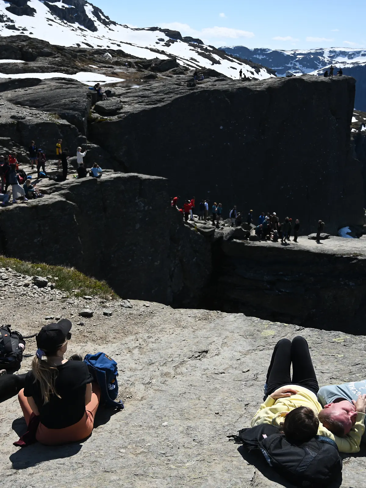 Trolltunga (deutsch „Die Trollzunge“) ist ein horizontaler Felsvorsprung in Norwegen