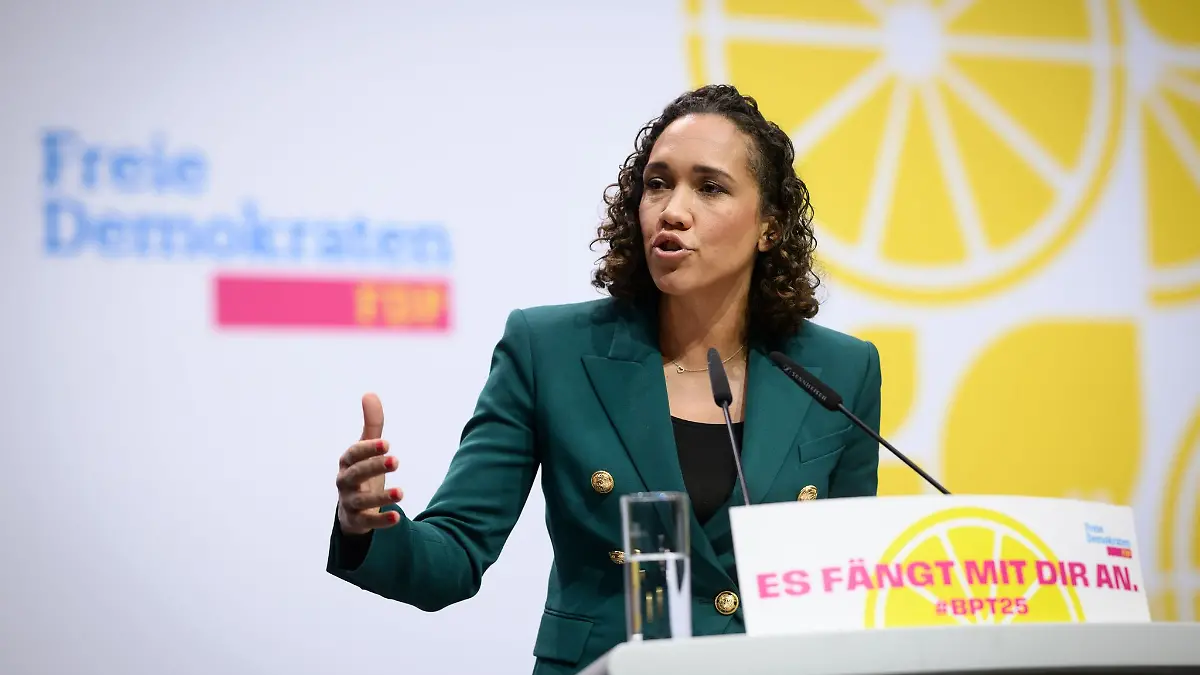 FDP-Generalsekretärin Nicole Büttner will die inhaltliche Neuaufstellung der Partei voranbringen. (Archivbild)