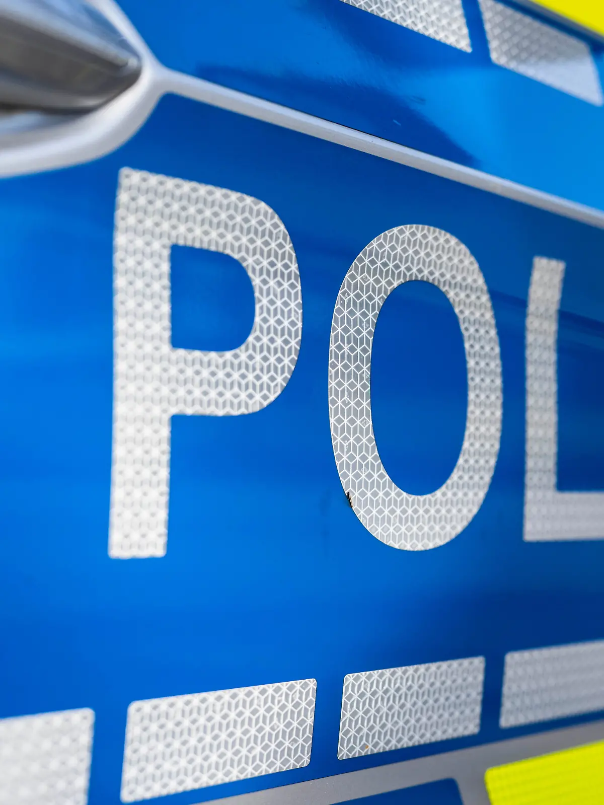 Bild zu: "Unbekannter missbraucht Mädchen (7) auf Reitplatz – Polizei bittet um Speichelproben"