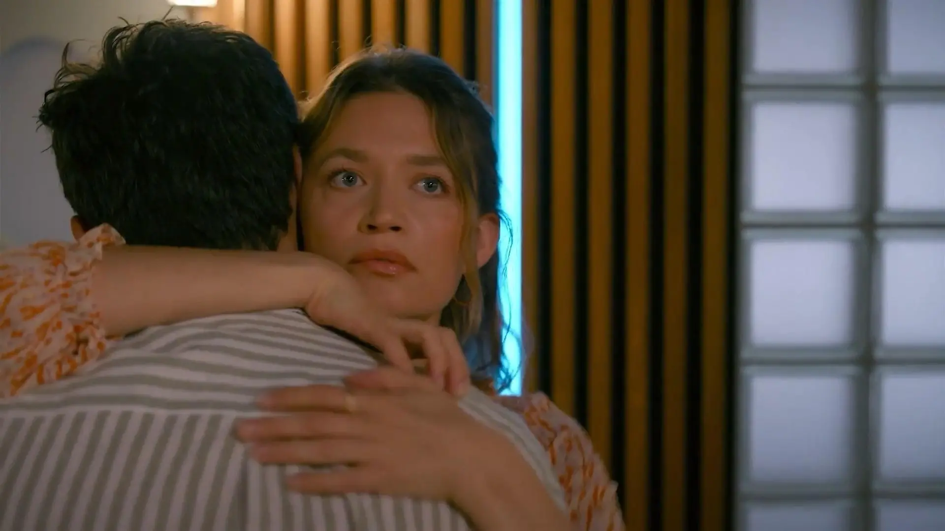 AWZ-Folge vom 21.08.25 im TV: Nathalie hat von Maximilian geträumt und  flüchtet zu Matteo