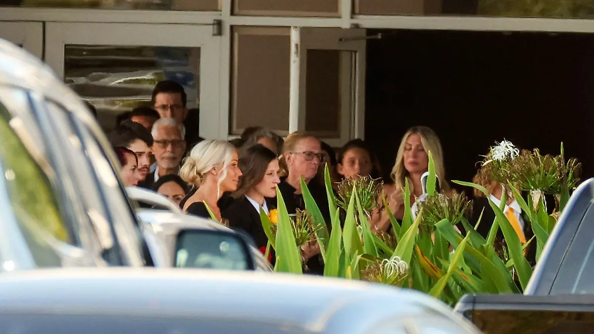 Familie und Freunde nehmen Abschied von Hulk Hogan. 