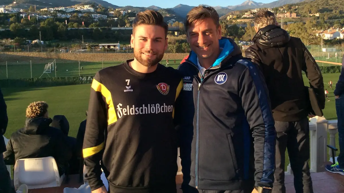 Niklas Kreuzer (links) mit seinem Vater Oliver Kreuzer. Trainingslager SG Dynamo Dresden in Marbella
Niklas Cruiser left with his Father Oliver Cruiser Training camps SG Dynamo Dresden in Marbella