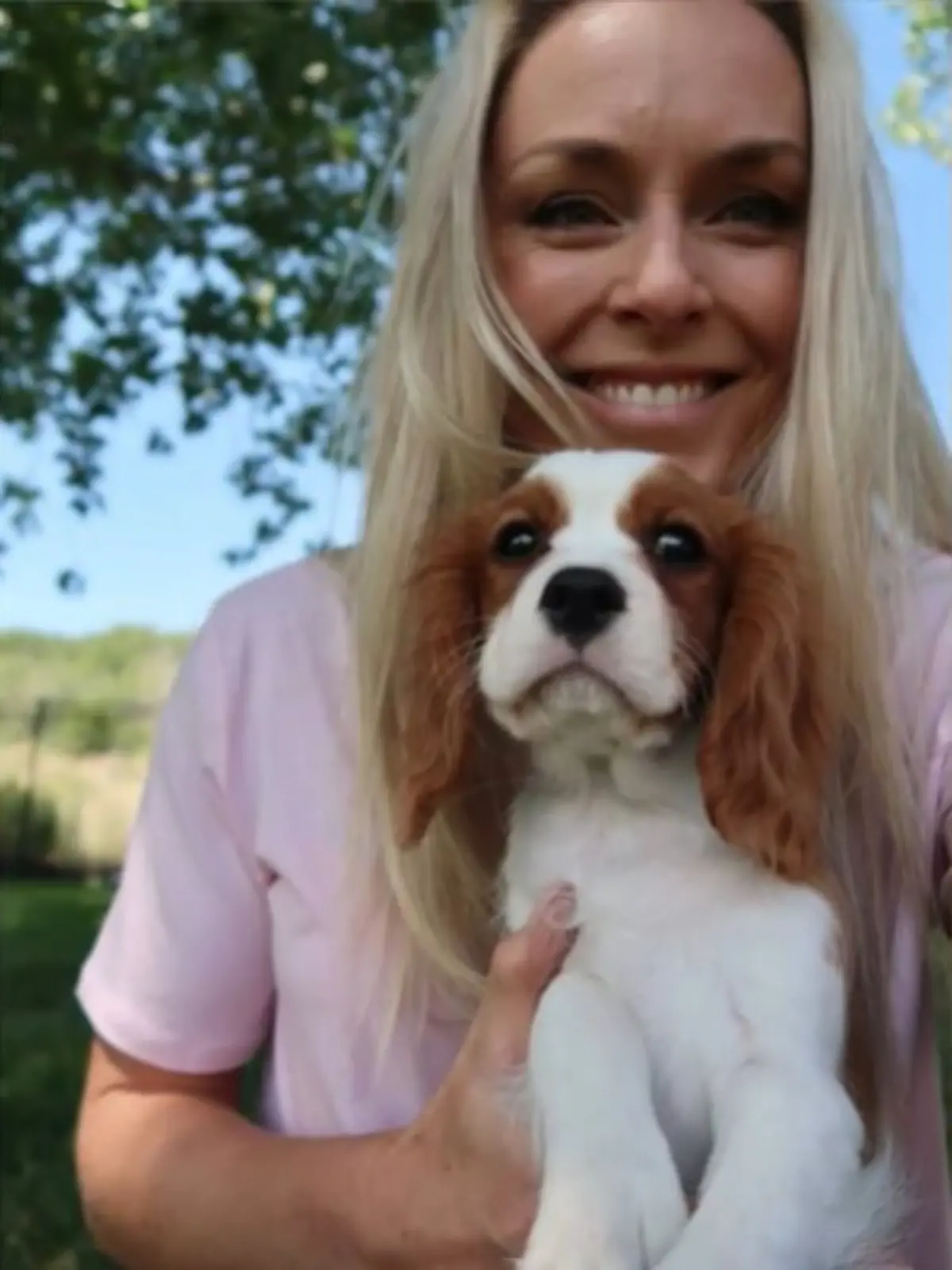 Lindsey Vonn mit ihrem neuen Welpen Chance.
