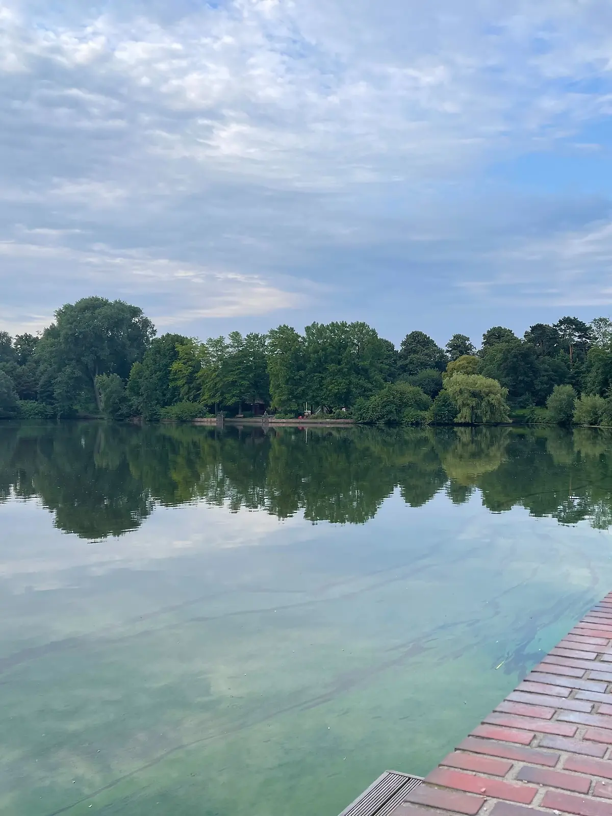 Bild zu: "13-jähriger Vermisster tot aus Hamburger Stadtparksee geborgen!"