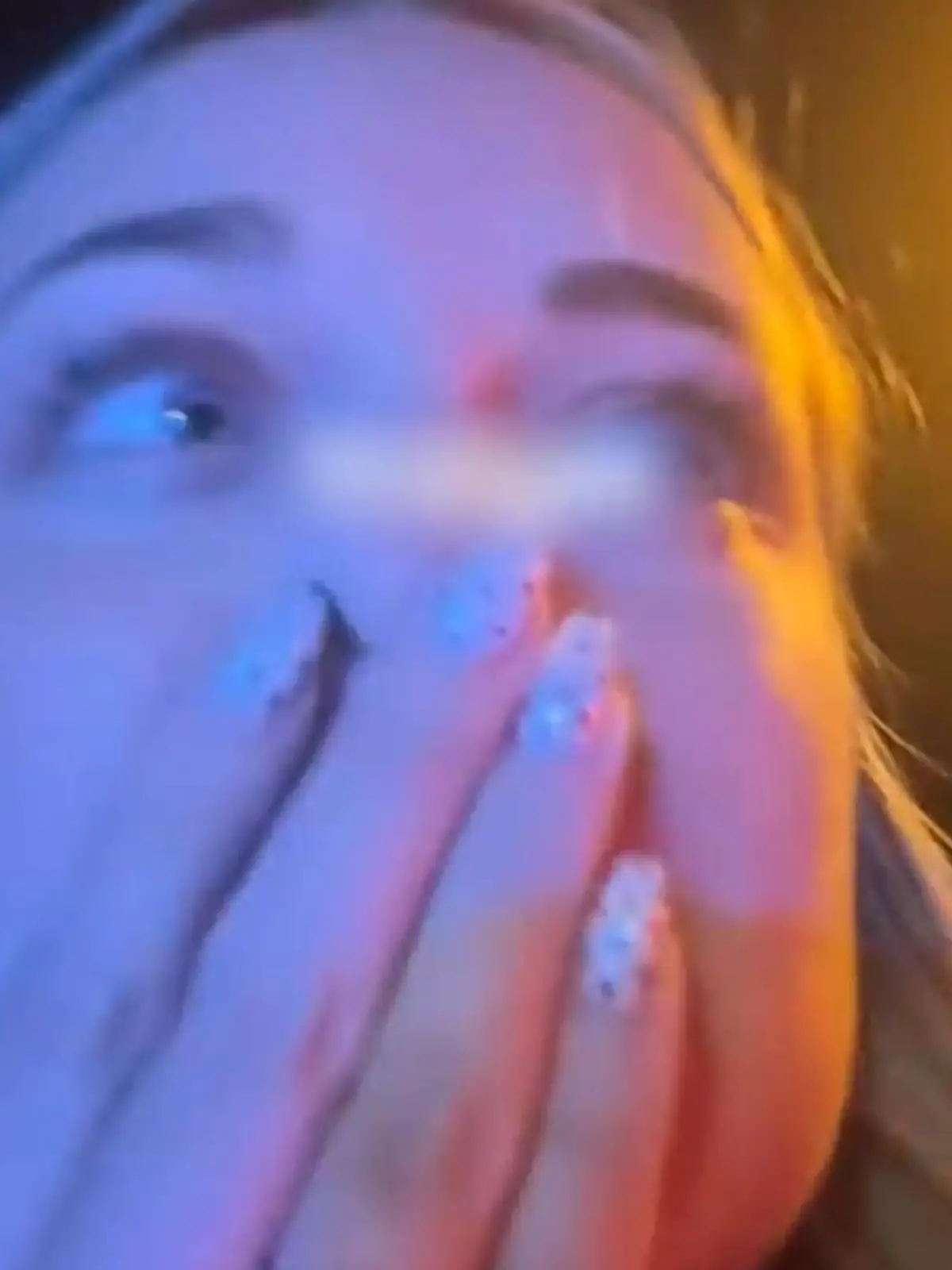 Bild zu: "Influencerin (22) fackelt Haus ab – weil sie DAS in Mikrowelle vergisst"