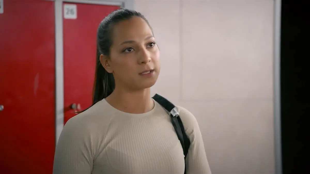 Charlie macht auch auf dem Eis mit Milan Schluss AWZ-Folge vom 21.08.25 auf RTL+