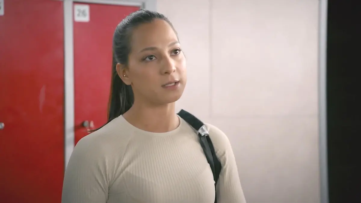 AWZ-Folge vom 21.08.25 auf RTL+: Charlie macht auch auf dem Eis mit Milan Schluss