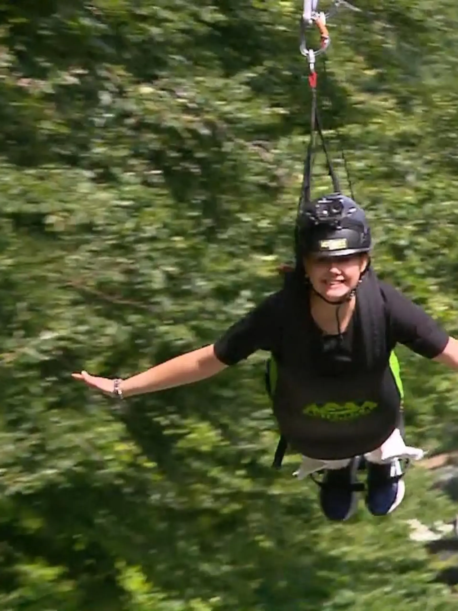 Bild zu: "Wie Superman durch den Wald schweben"