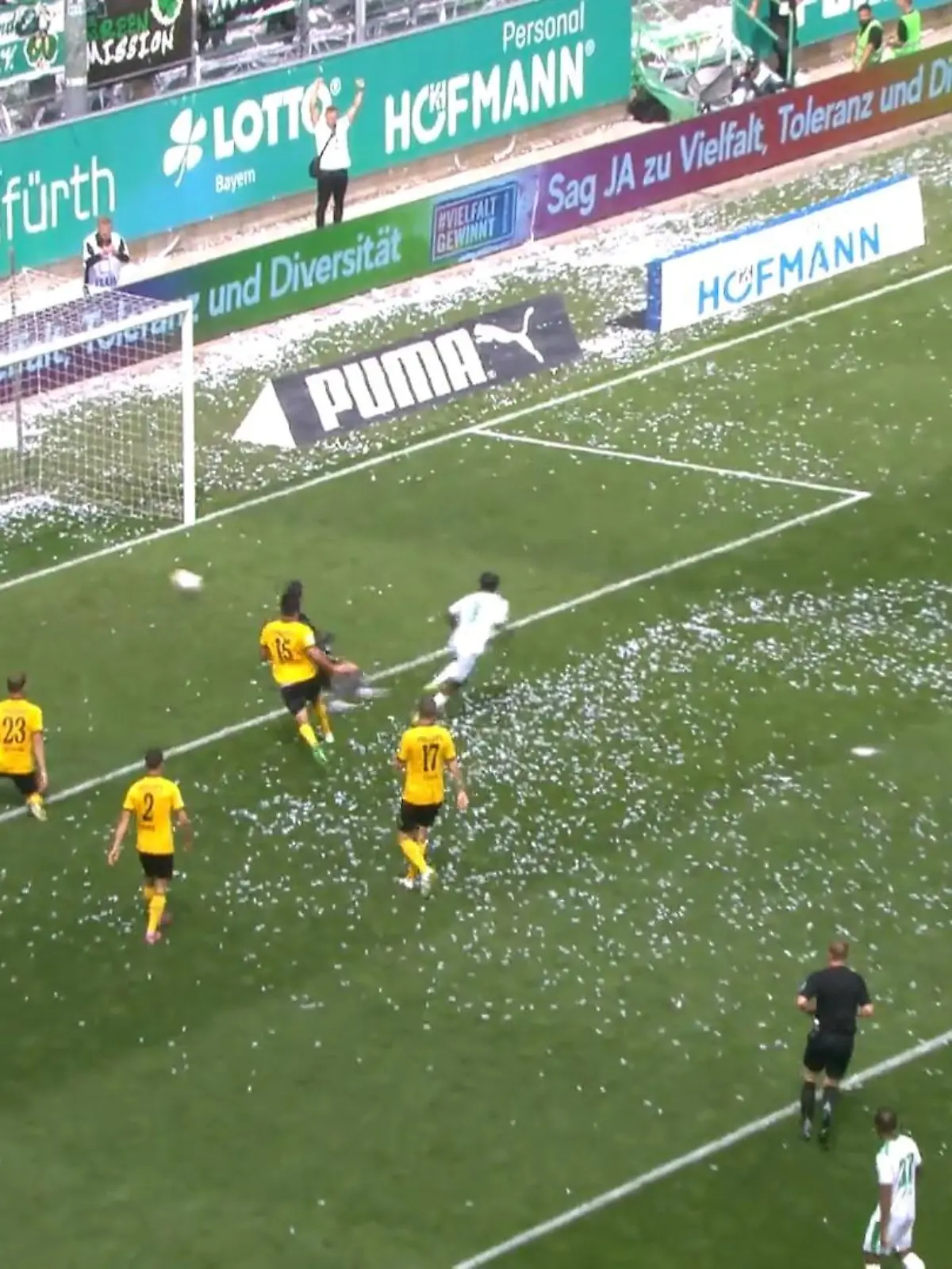 Bild zu: "Zweitliga-Wahnsinn! Das waren die schönsten Tore des ersten Spieltages"