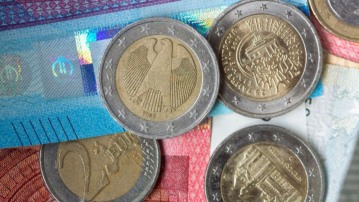 Bezahlen mit Bargeld kann für den Wirt mehr Logistik erfordern. (Illustration)