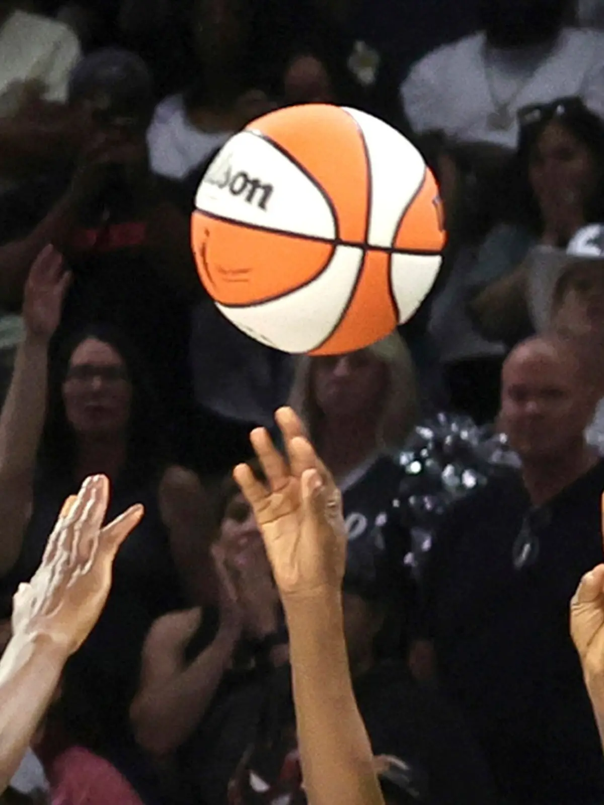 Bild zu: "Kind getroffen! Polizei nimmt dritten Verdächtigen nach WNBA-Eklat fest"