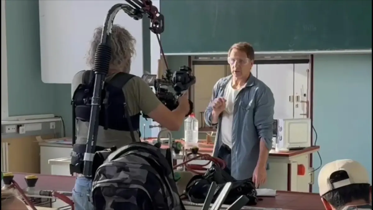 Hendrik Duryn dreht nicht nur am Rad, sondern auch am Set „Der Lehrer“ is back!