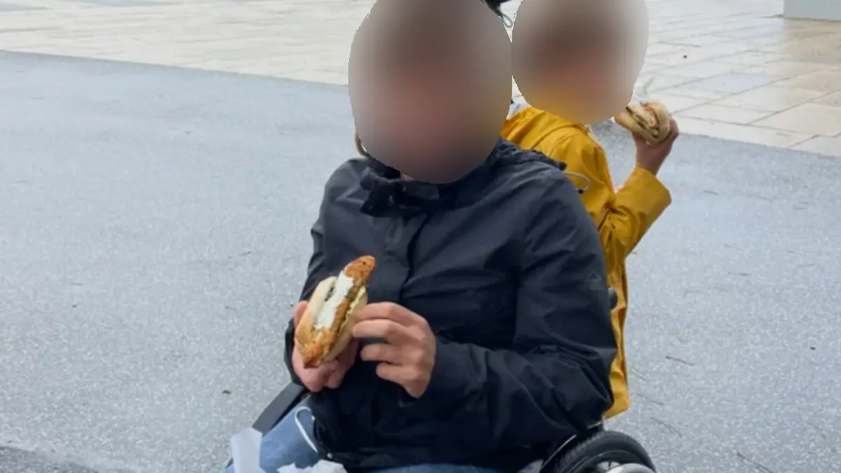 Die alleinerziehende Mutter Lisa mit Bjarne (9) vor ihrem Tod.